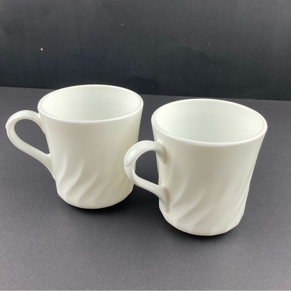 Vintage Corning Mugs Set of 2 8oz Cups White Swirl Pattern Microwave Safe - Picture 3 of 6